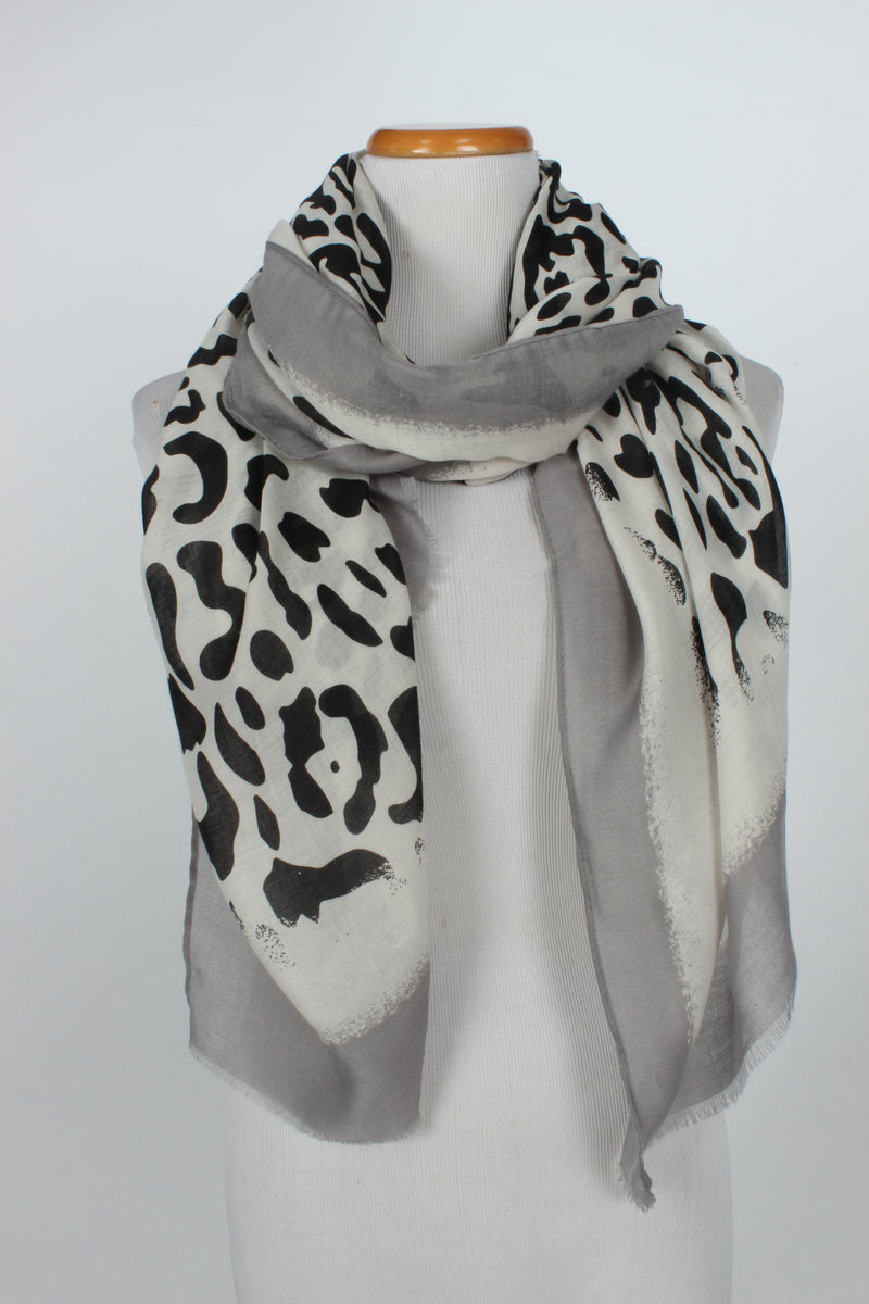ASF8012 - Cheetah Print with Border Scarf 33.5 X 70.5" - David and Young Fashion Accessories